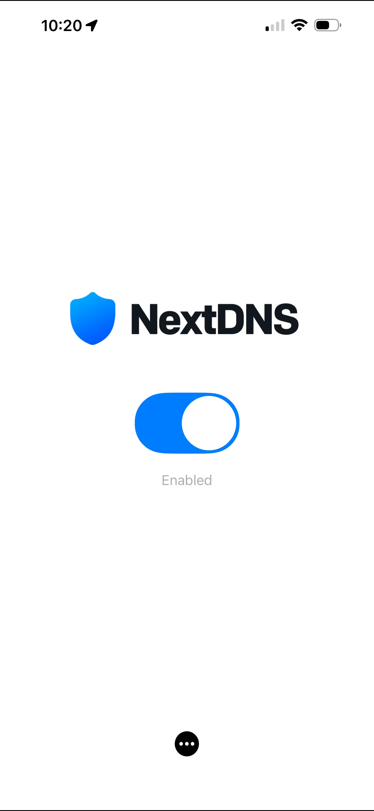 NextDNS App, Startscreen zeigt aktiven Schutzstatus und Statistik